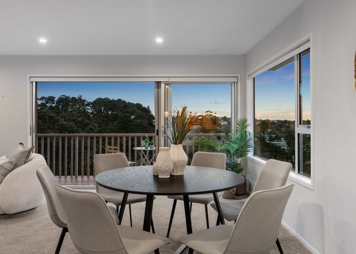  at 1/98 Park Rise, Campbells Bay, North Shore City, Auckland