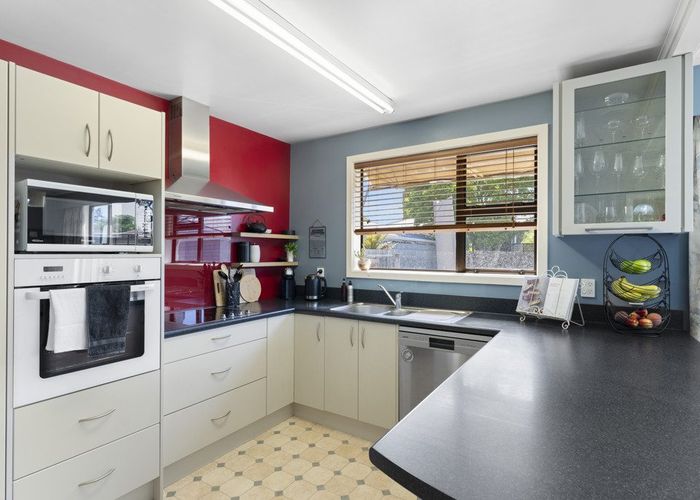  at 4 Westmorland Place, Bishopdale, Christchurch City, Canterbury