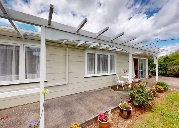  at 14 Kent Avenue, Waitarere Beach, Levin