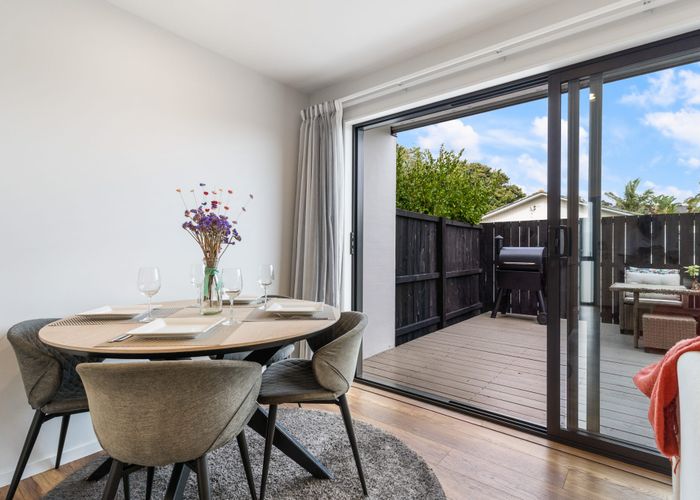  at 2/36 Kaipatiki Road, Glenfield, North Shore City, Auckland