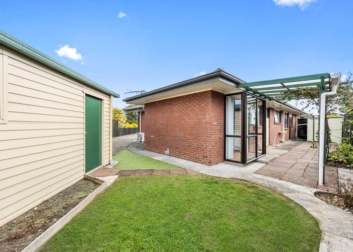  at 1/6 Annette Avenue, Te Atatu South, Waitakere City, Auckland