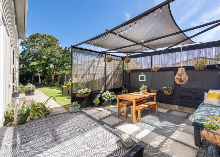  at 7 Livet Place, Papakowhai, Porirua