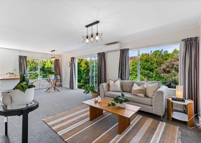  at 41 Meadowvale Rise, Titirangi, Waitakere City, Auckland
