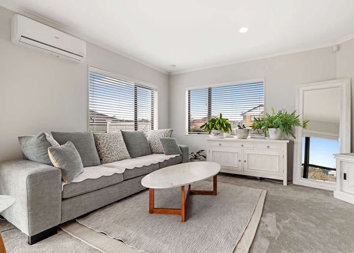  at 9 Fleetwood Drive, Henderson, Waitakere City, Auckland