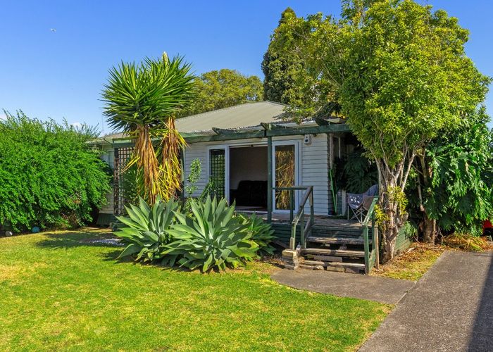 at Papatoetoe, Manukau City, Auckland