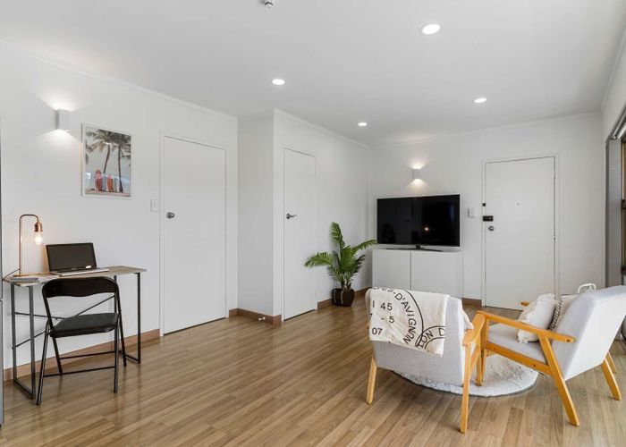 at 5/762 Beach Road, Browns Bay, Auckland