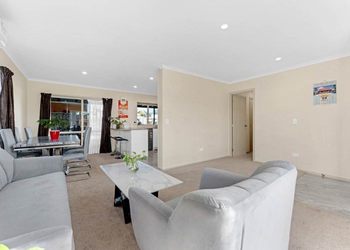  at 5 Midvale Place, Burswood, Manukau City, Auckland