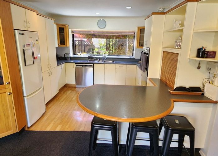  at 8 Frank Frethey Place, Highlands Park, New Plymouth, Taranaki