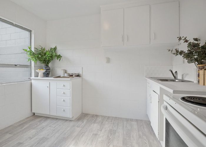  at 2/75 Taumata Road, Sandringham, Auckland City, Auckland