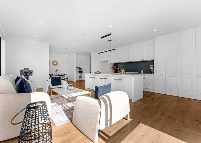 at 7 Lagonda Rise, Oteha, North Shore City, Auckland