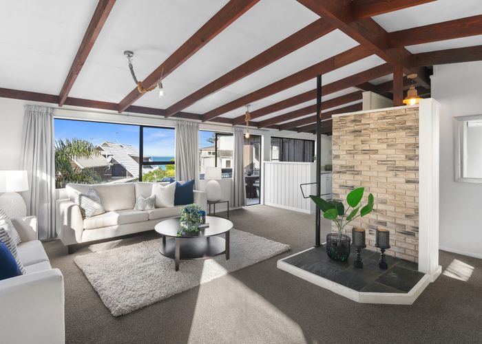  at 7a Ellangowan Road, Waiake, North Shore City, Auckland