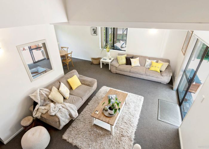  at 2/13 Eastridge Court, Northpark, Auckland