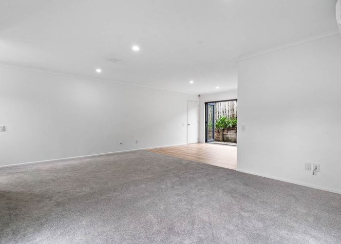  at 5/35 Highgrove Lane, Totara Vale, North Shore City, Auckland