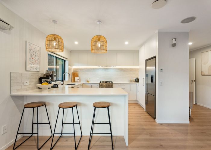  at 8A Craigbank Avenue, New Lynn, Waitakere City, Auckland