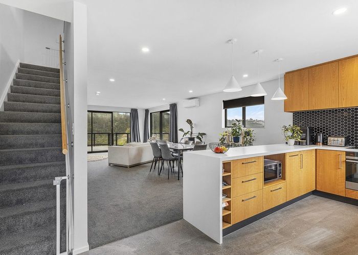  at 16 Bee Lane, Whitby, Porirua, Wellington