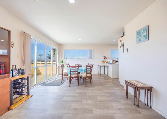  at 90 Sunset Road, Unsworth Heights, Auckland
