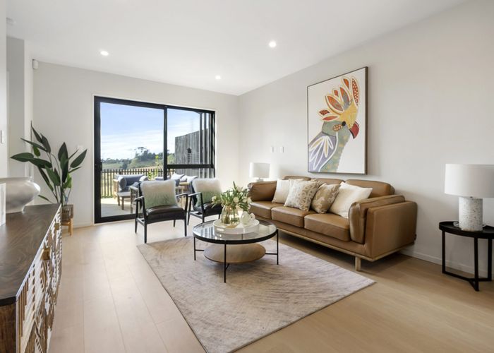  at 32 Paretao Street, Massey, Waitakere City, Auckland