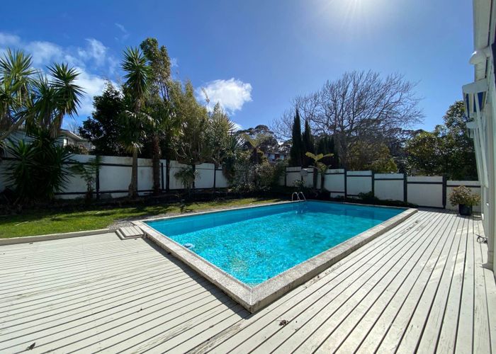  at 15 Ravenwood Drive, Forrest Hill, North Shore City, Auckland