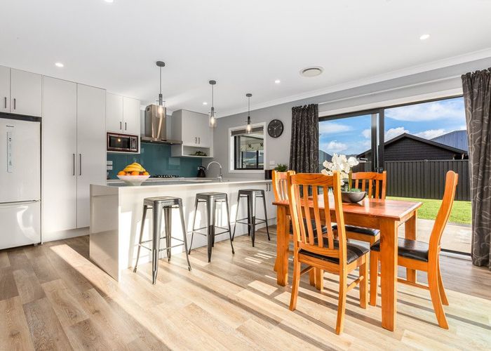  at 6 Salisbury Crescent, Wallaceville, Upper Hutt, Wellington