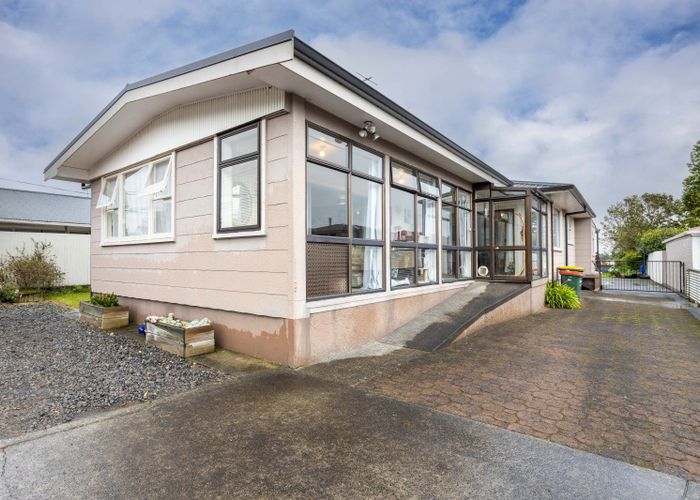  at 446 Carrington Street, Upper Vogeltown, New Plymouth