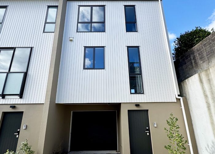  at 6/20 Penzance Road, Mairangi Bay, North Shore City, Auckland