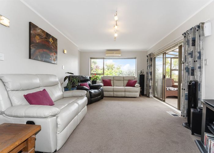  at 1/12 Kauri Glen Road, Northcote, Auckland
