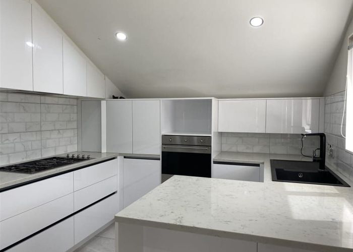  at 2/33 Hamilton Road, Papatoetoe, Manukau City, Auckland