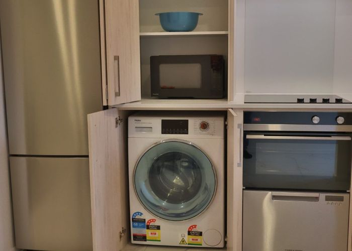  at 2/23 Awaroa Road, Sunnyvale, Waitakere City, Auckland