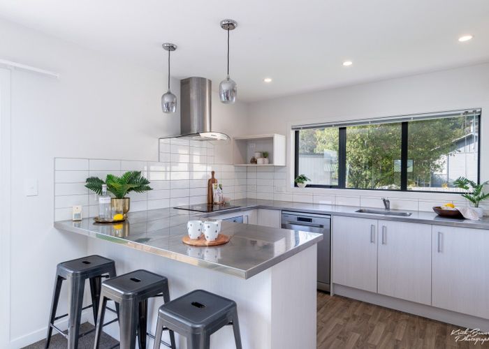  at 25 Helvetia Grove, Naenae, Lower Hutt