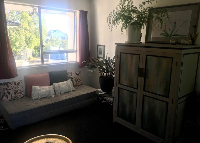  at 2/90 Titirangi Road, New Lynn, Auckland