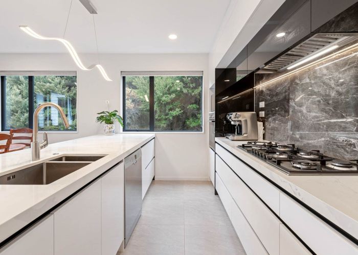  at 39A Gosford Drive, Botany Downs, Manukau City, Auckland