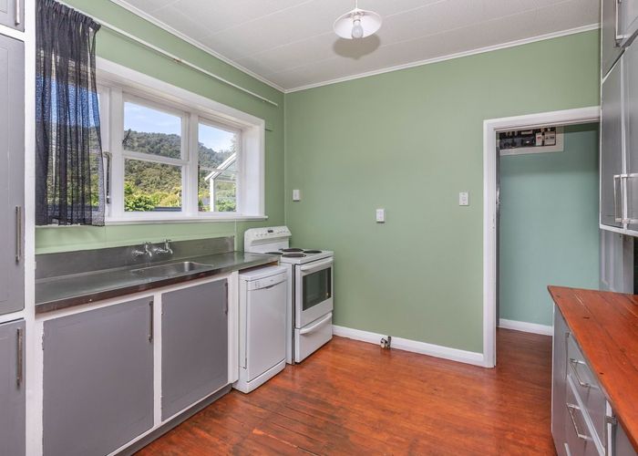  at 9 Kerr Avenue, Cobden, Greymouth