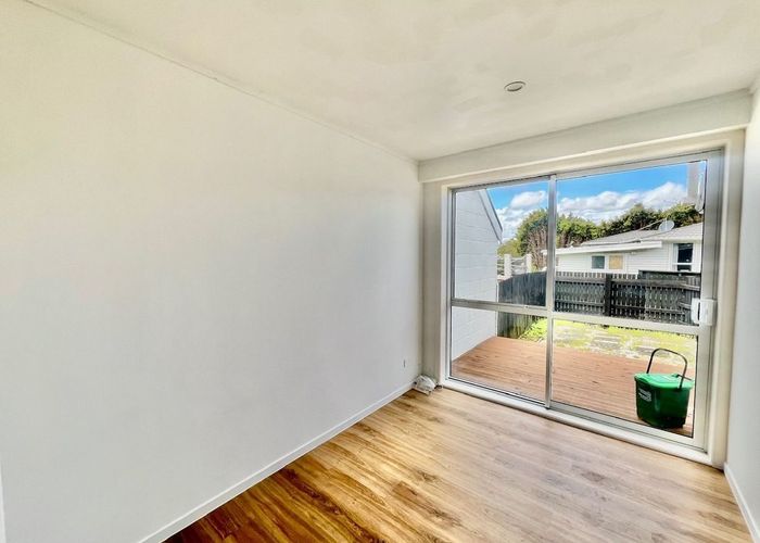  at 2/92 Aranui Road, Mount Wellington, Auckland City, Auckland