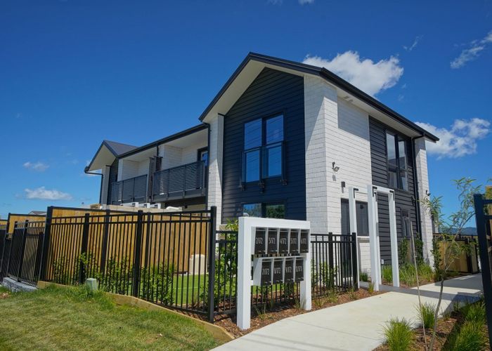  at 1/172 Don Buck Road, Massey, Auckland