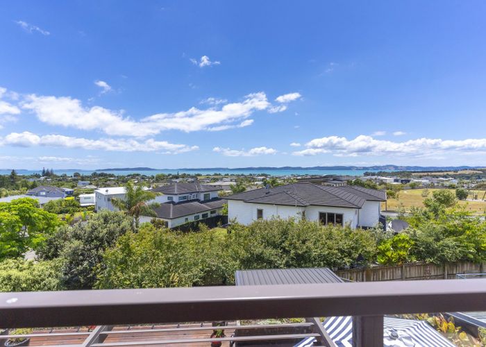  at 20 Thistle Close, Beachlands, Manukau City, Auckland