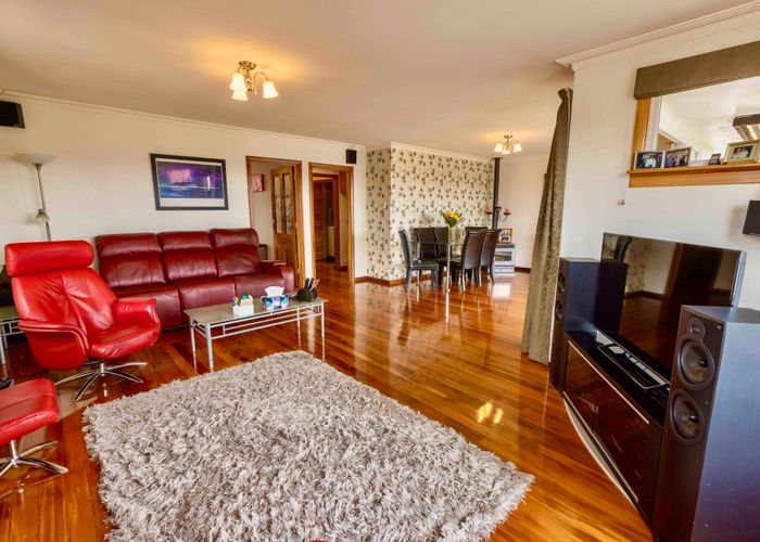  at 6 Clyde Street, Kinmont Park, Mosgiel