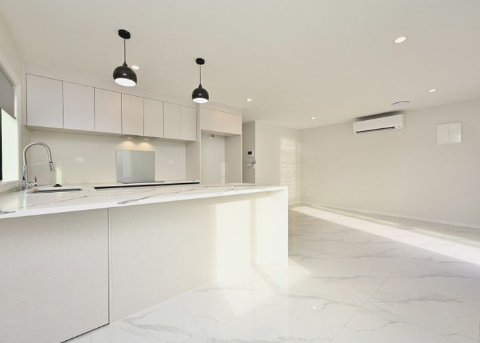  at 2 Papaku Road, Otahuhu, Auckland