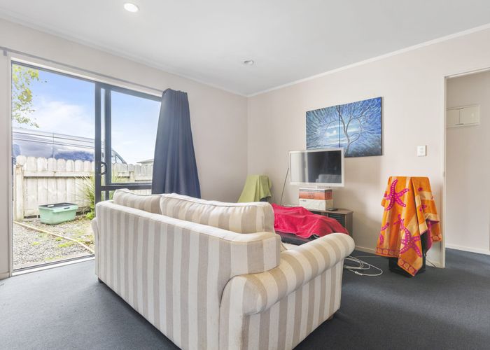  at 6 Lawson Way, Weymouth, Auckland