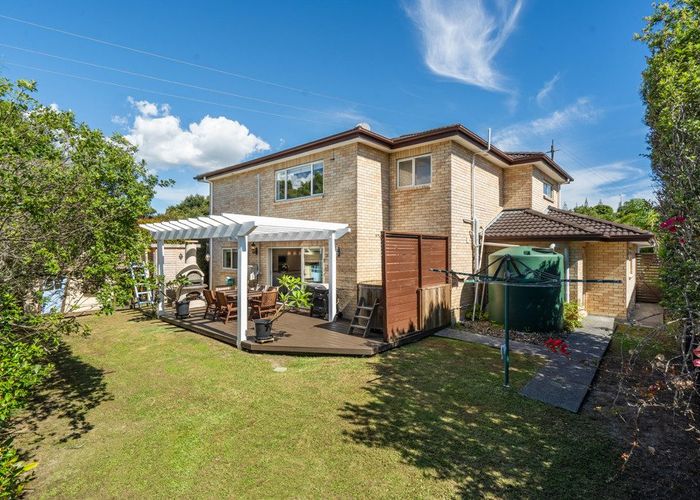  at 17 Witton Place, Schnapper Rock, Auckland