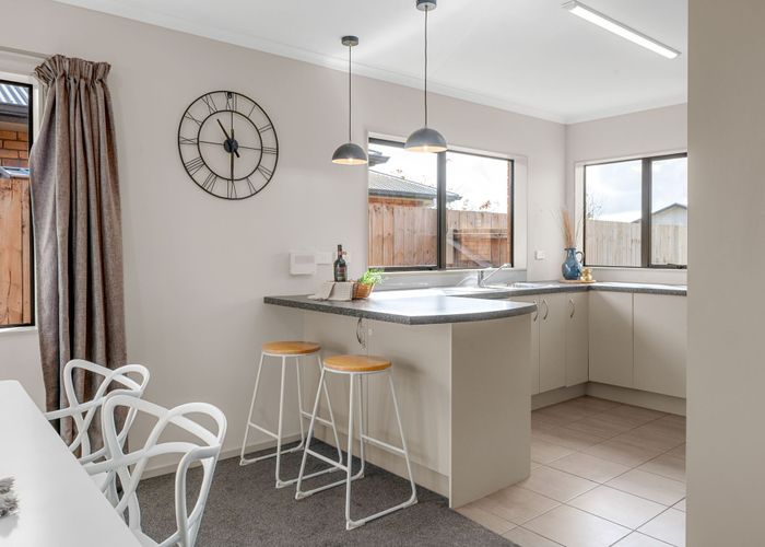  at 11 Shrule Place, Huntington, Hamilton