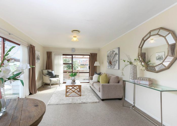  at 3/8 Rutland Road, Mount Wellington, Auckland