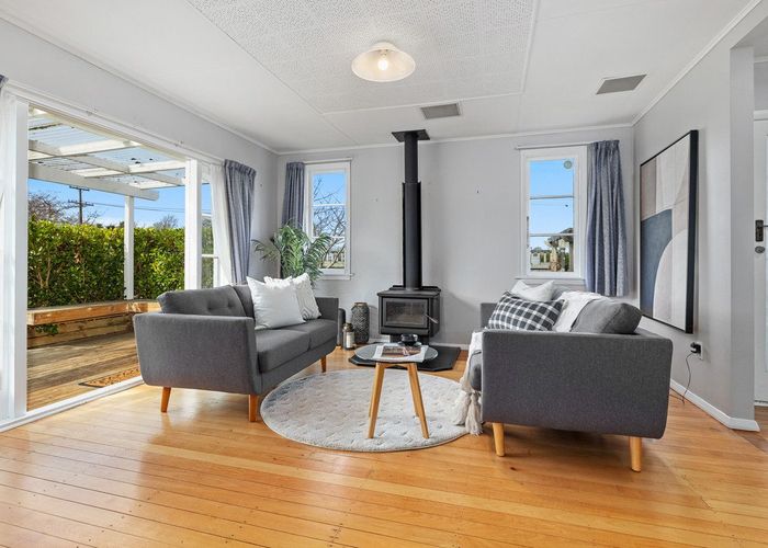  at 50 Wyndham Street, Carterton