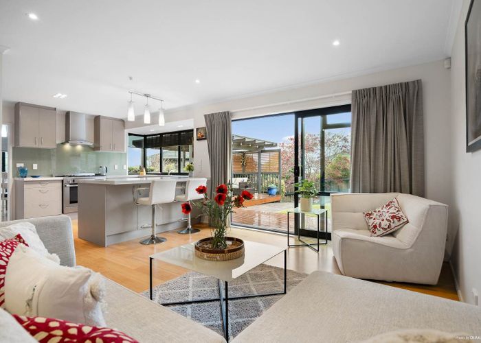  at 15 Orangewood Drive, Northpark, Manukau City, Auckland