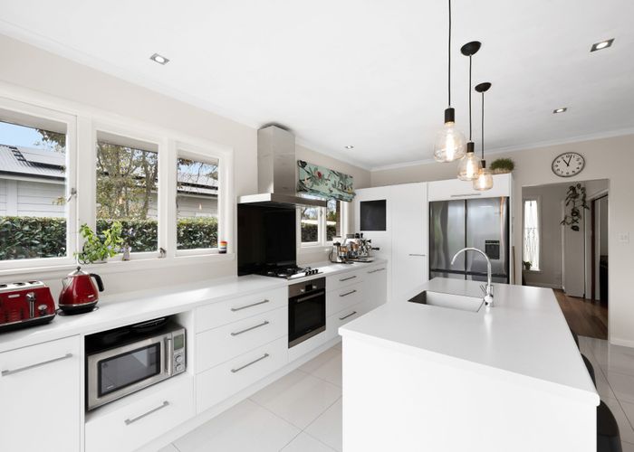  at 27 Nixon Street, Hamilton East, Hamilton