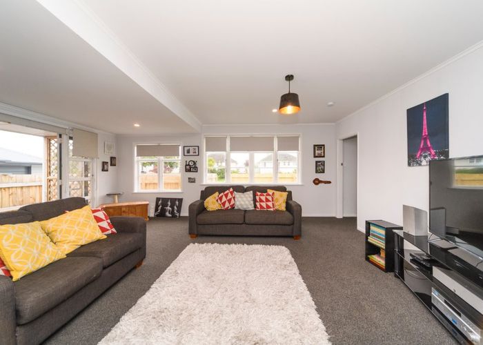  at 2 Forth Terrace, Roslyn, Palmerston North