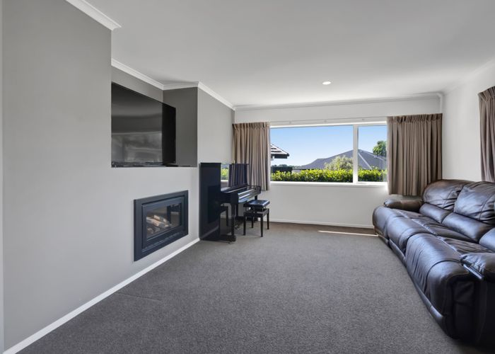  at 12 Oakmont Crescent, Waiwhakaiho, New Plymouth, Taranaki