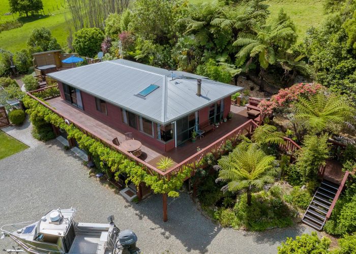  at 5732 Kenepuru Road, Picton