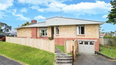  at 1/50 Monarch Avenue, Hillcrest, Auckland