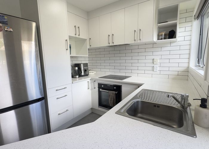  at 2/47 Watling Street, Mount Eden, Auckland
