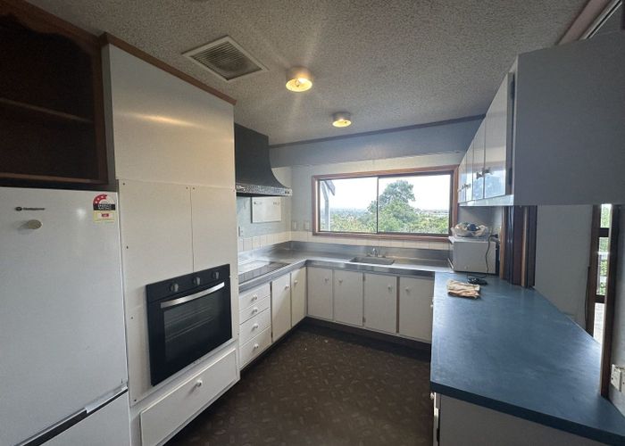  at 118 Pupuke Road, Northcote, North Shore City, Auckland